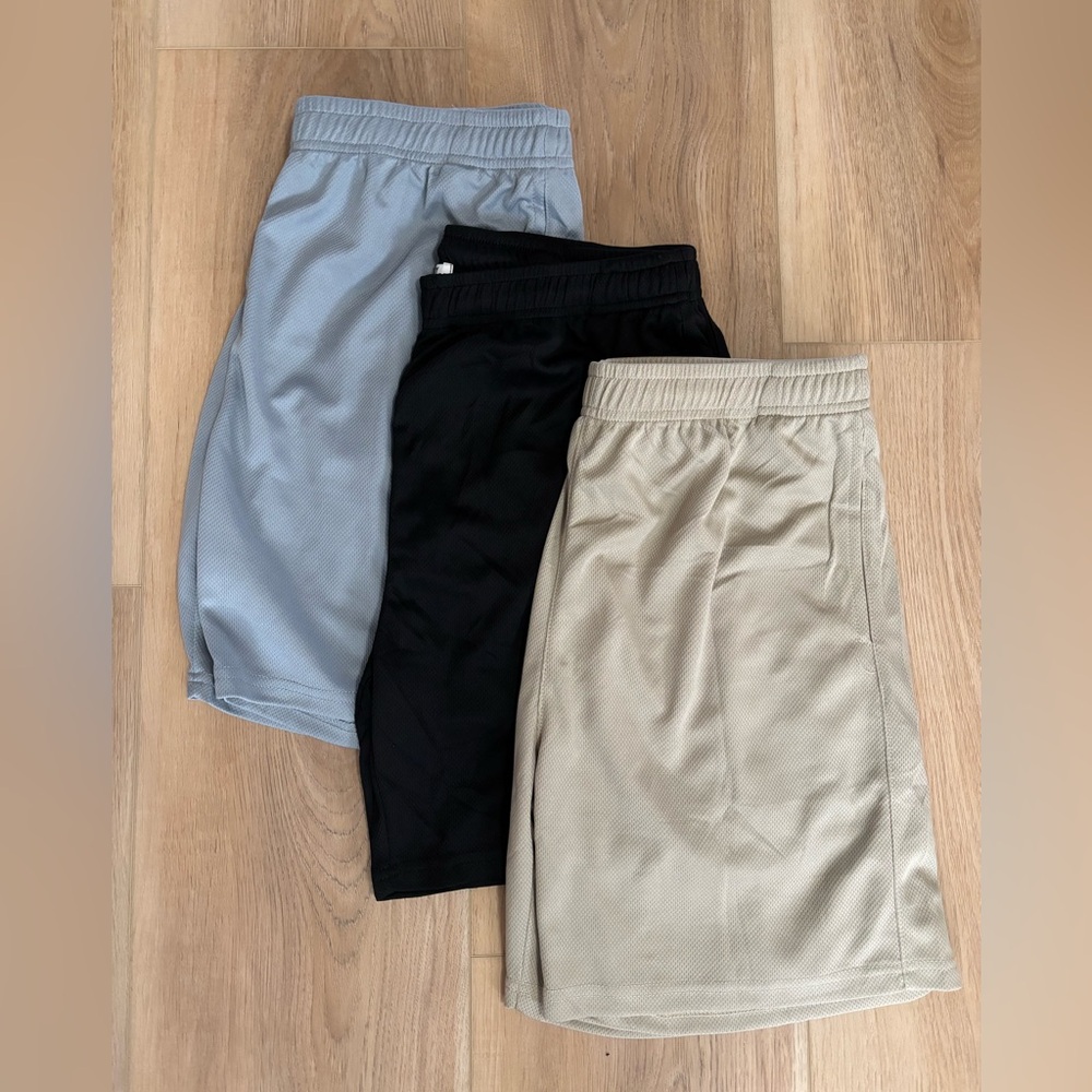 NWOT - Coofandy 3pk 
Mens shorts with pockets